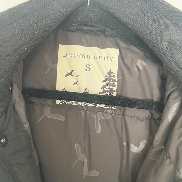 Aritzia community parka style paradigm vest - Picture 7 of 10